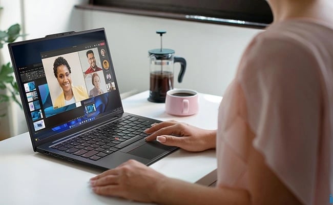 Lenovo ThinkPad X1 Carbon Gen 13 Aura Edition (14" Intel) Procesador Intel® Core™ Ultra 7 255U (núcleos E de hasta 4,20 GHz núcleos P de hasta 5,20 GH